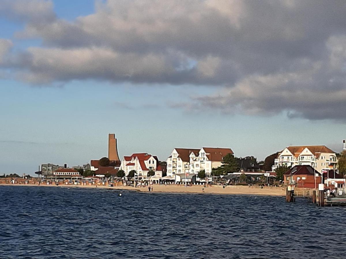 Penthouse Ferienwohnung Auszeit, Gerne Mit Hund, Wlan Inkl. Laboe Exterior photo