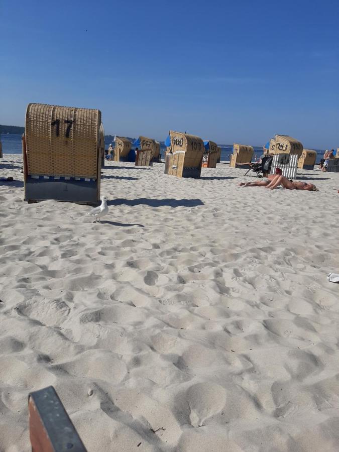 Penthouse Ferienwohnung Auszeit, Gerne Mit Hund, Wlan Inkl. Laboe Exterior photo